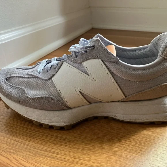 New Balance 327 Lavender Retro Sneakers - Picture 8 of 9